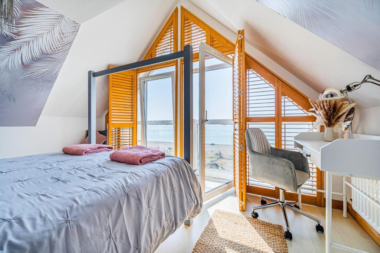 Pebble Paradise Beachfront Family Getaway Pevensey Exterior photo